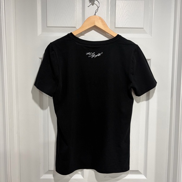 2/$40 Karl Lagerfeld Paris Black Short Sleeve T-Shirt with Daisy Accents Floral - Picture 3 of 7